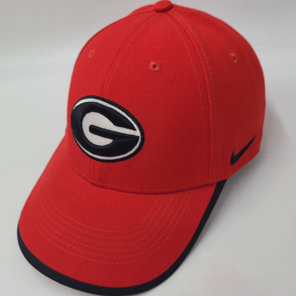 Georgia Bulldogs Hat Adjustable Nike Red Black NCAA Swoosh Legacy91 Dri-Fit Men